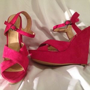 Suzy Shier Sandal wedges